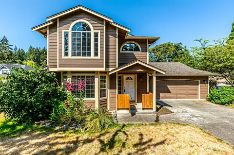 622 Roe St, Steilacoom, WA 98388