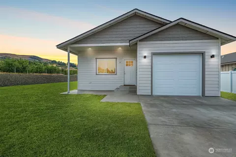 15 Lavon Ln, Malaga, WA 98828