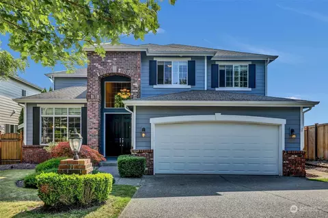 8907 139th Ave SE, Newcastle, WA 98059
