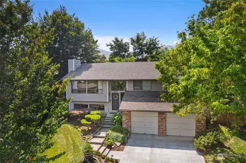 1811 Jefferson Pl, Wenatchee, WA 98801