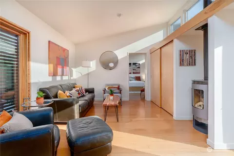Living - 494 Boyd Rd, Chelan, WA 98816 photo 2 of 3