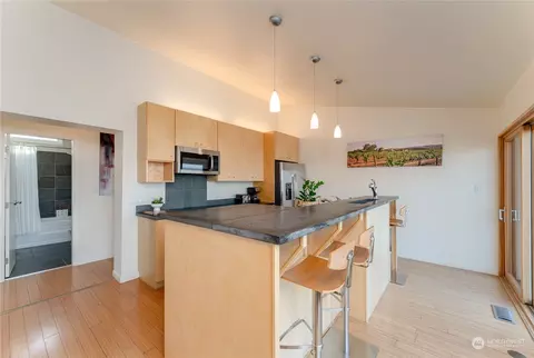 Kitchen - 494 Boyd Rd, Chelan, WA 98816 photo 1 of 3