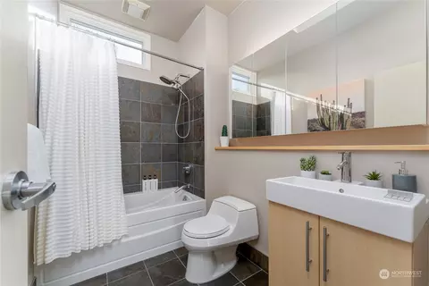 Bath - 494 Boyd Rd, Chelan, WA 98816 photo 4 of 5
