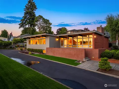 460 NE Harrison St, Poulsbo, WA 98370