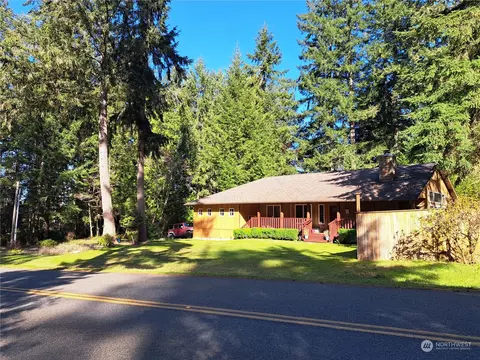 11312 Hillcrest Dr, Anderson Island, WA 98303