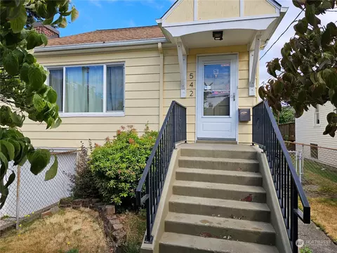 542 N 73rd St, Seattle, WA 98103