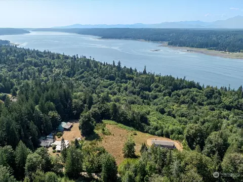 500 E Razor Rd, Belfair, WA 98528