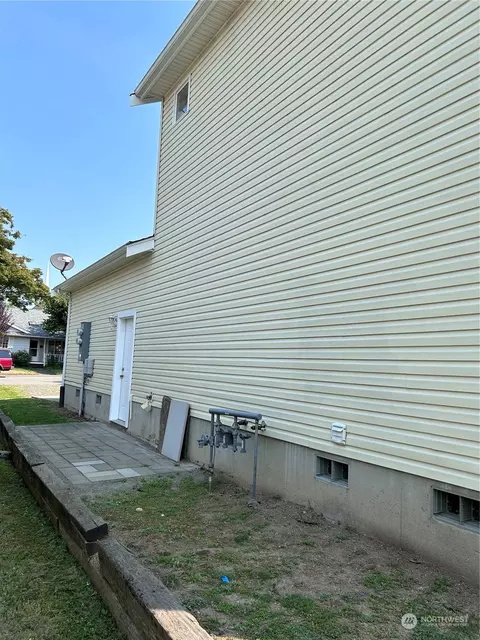 102 W 2nd St #A&B, Everson, WA 98247 photo 8