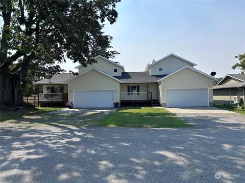 102 W 2nd St #A&B, Everson, WA 98247