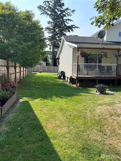 102 W 2nd St #A&B, Everson, WA 98247 photo 4
