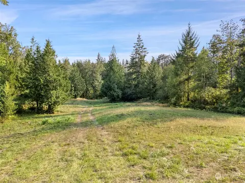551 E Crestview Dr, Shelton, WA 98584