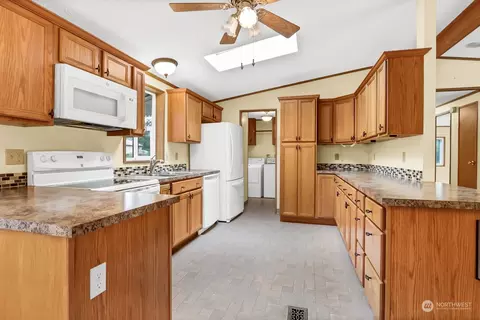 24413 32nd Ave E, Spanaway, WA 98387 photo 8