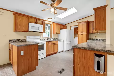 24413 32nd Ave E, Spanaway, WA 98387 photo 7