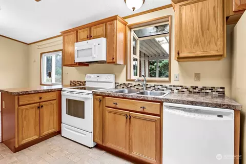 24413 32nd Ave E, Spanaway, WA 98387 photo 10
