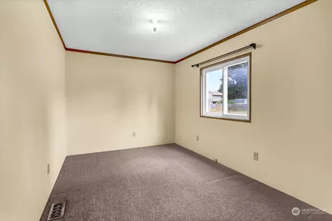 24413 32nd Ave E, Spanaway, WA 98387 photo 16