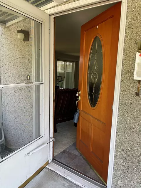 325 7th Pl SE #2, Puyallup, WA 98372