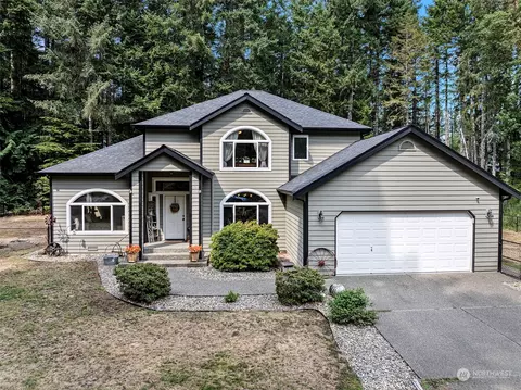 6691 Calumet Dr NW, Bremerton, WA 98312