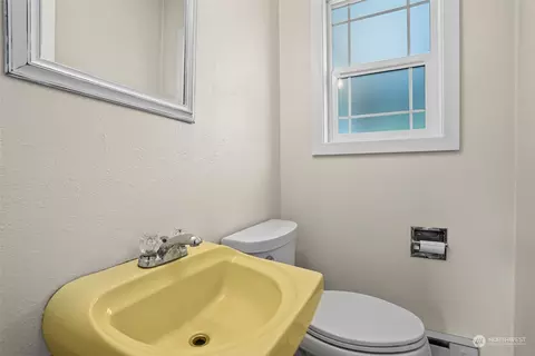 Bath - 339 Oxbow Rd, Raymond, WA 98577 photo 1 of 4