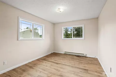 Bedroom - 339 Oxbow Rd, Raymond, WA 98577 photo 3 of 4