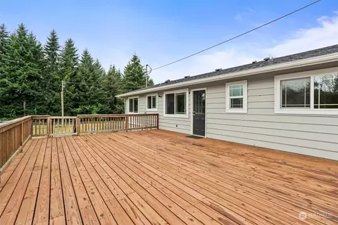 Exterior - 339 Oxbow Rd, Raymond, WA 98577 photo 7 of 9