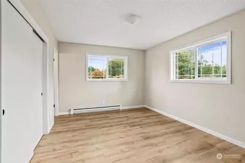 Bedroom - 339 Oxbow Rd, Raymond, WA 98577 photo 1 of 4
