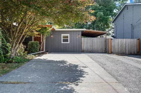 139 N 203rd St, Shoreline, WA 98133
