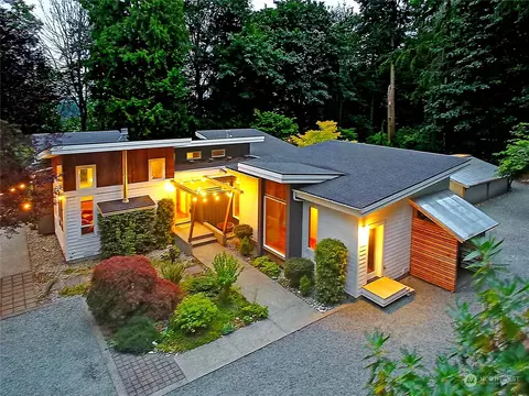 27 Can Ku Rd, Camano Island, WA 98282