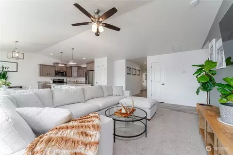 424 Spring View Pl, Chelan, WA 98816 photo 9