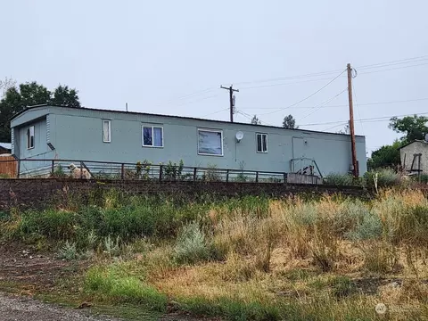 675 S Jefferson St, Republic, WA 99166