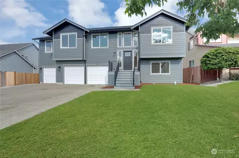 18201 70th Avenue Ct E, Puyallup, WA 98375