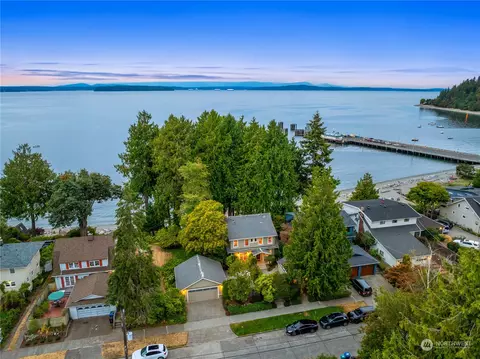 9227 Fauntleroy Way SW, Seattle, WA 98136