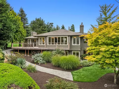 11260 NE Wing Pt, Bainbridge Island, WA 98110
