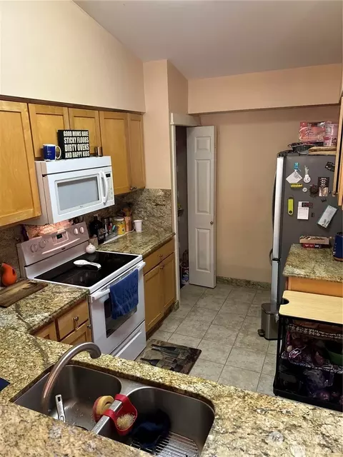 Kitchen - 2009 196 St SE #D 303, Bothell, WA 98012 photo 1 of 2