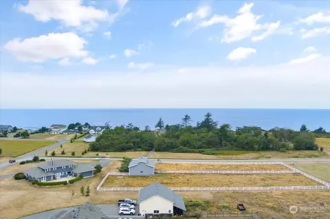 1060 American Ln, Coupeville, WA 98239