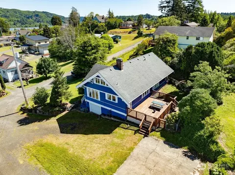 816 First St, South Bend, WA 98586