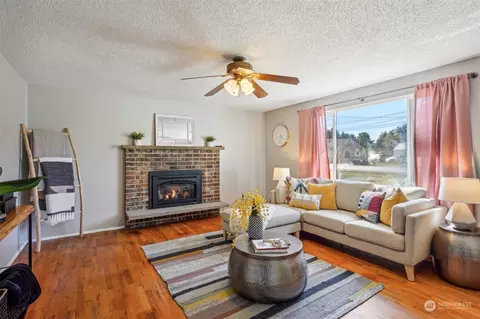 Living - 611 Kansas St SW, Orting, WA 98360 photo 1 of 4