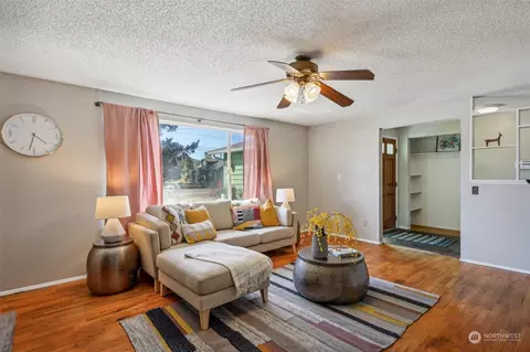 Living - 611 Kansas St SW, Orting, WA 98360 photo 3 of 4