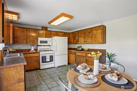 Kitchen - 611 Kansas St SW, Orting, WA 98360 photo 2 of 3