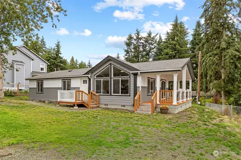 6733 NE Whidbey Dr, Hansville, WA 98340