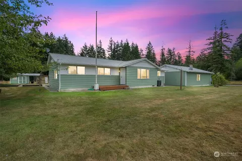 49717 134th Ave E, Eatonville, WA 98328