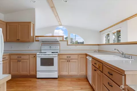 655 SW Echo Loop, Oak Harbor, WA 98277 photo 16