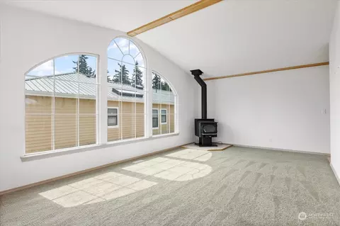 655 SW Echo Loop, Oak Harbor, WA 98277 photo 13