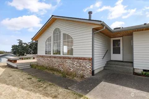655 SW Echo Loop, Oak Harbor, WA 98277 photo 4