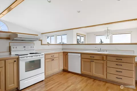 655 SW Echo Loop, Oak Harbor, WA 98277 photo 19