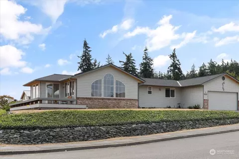 655 SW Echo Loop, Oak Harbor, WA 98277