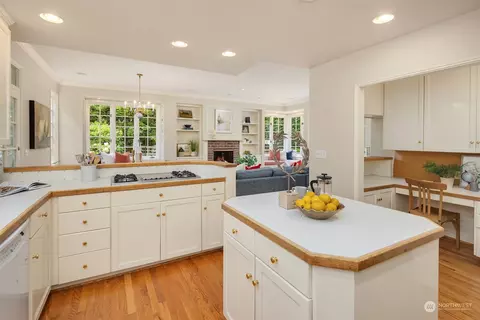 1107 36th Ave E, Seattle, WA 98112 photo 9