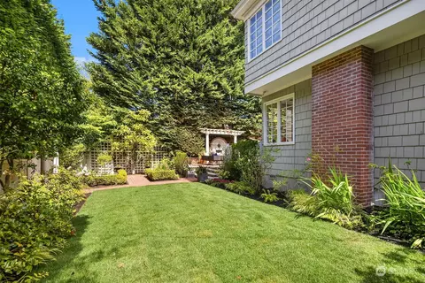 1107 36th Ave E, Seattle, WA 98112 photo 16