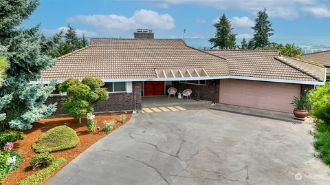 24902 43rd Ave S, Kent, WA 98032