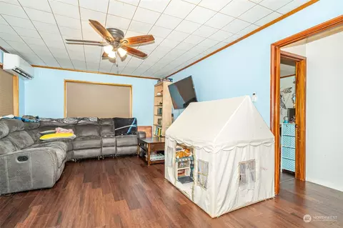 429 Burchett Rd, Onalaska, WA 98570 photo 3