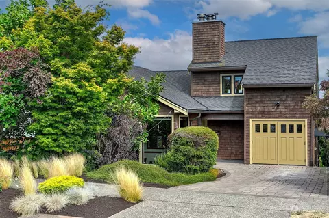 2520 27th Ave W, Seattle, WA 98199